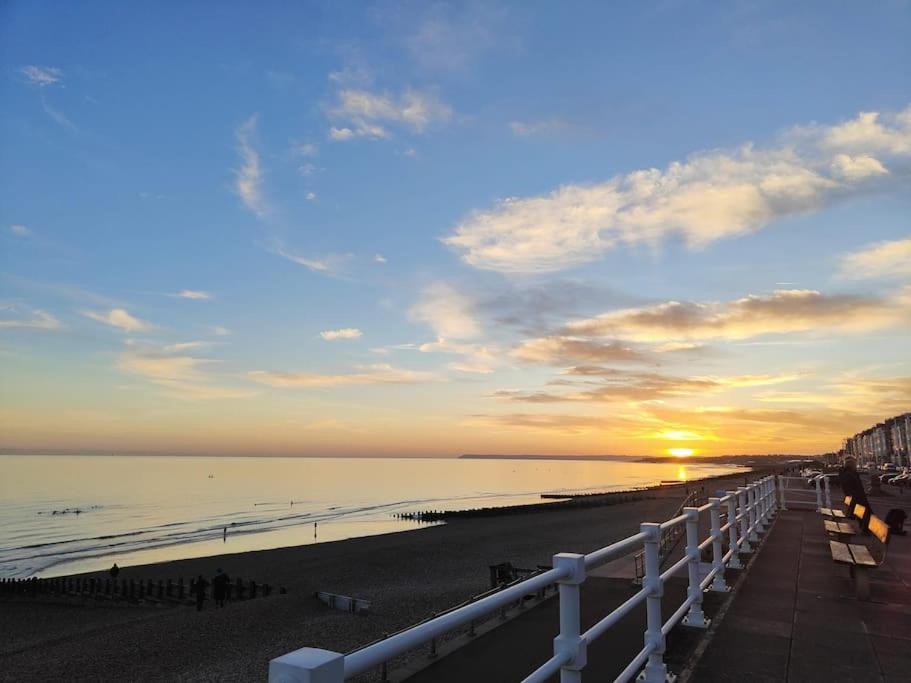 Stunning Seafront Flat,St Leonards Apartment Exterior foto